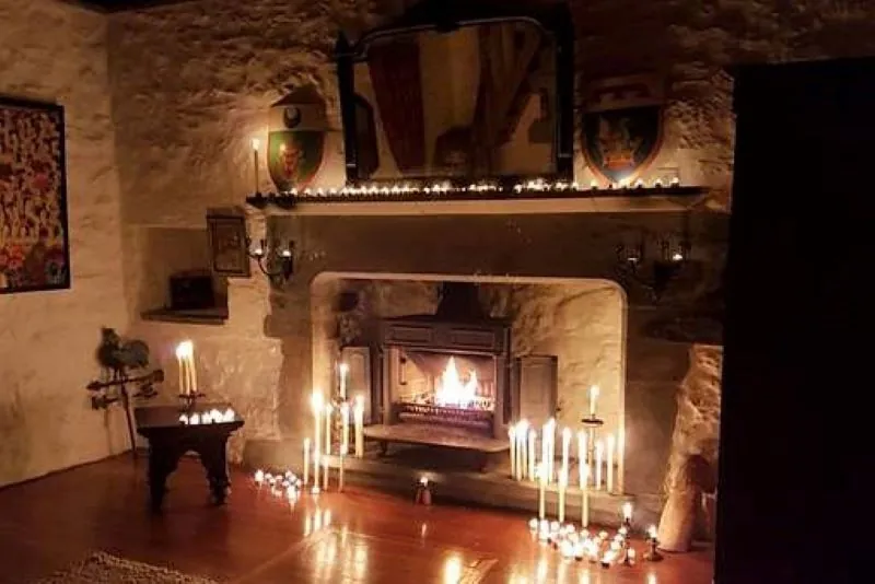 Ce château irlandais désigné comme offre la plus visitée d'Europe sur AirBnB 1 Cahercastle - Airbnb