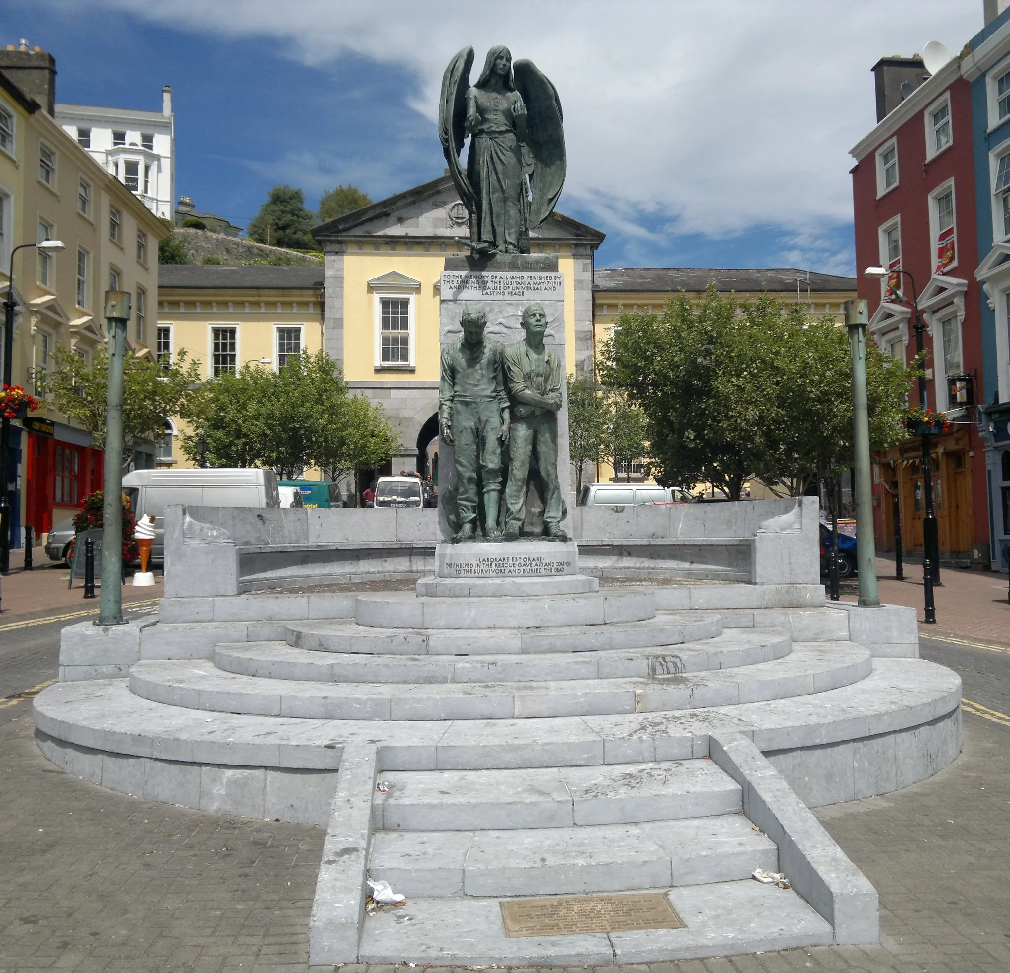 Le Lusitania Memorial - SteHLiverpool - cc