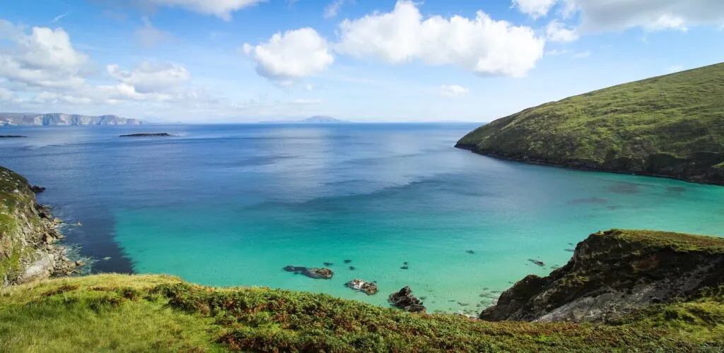 Une plage irlandaise se hisse au 11ème rang des plus belles plages du monde ! 1 La Keem Beach sur Achill Island - Eric Verleene - cc
