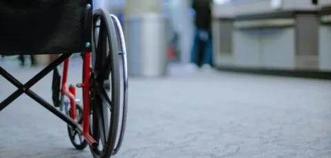 aeroport fauteuil roulant