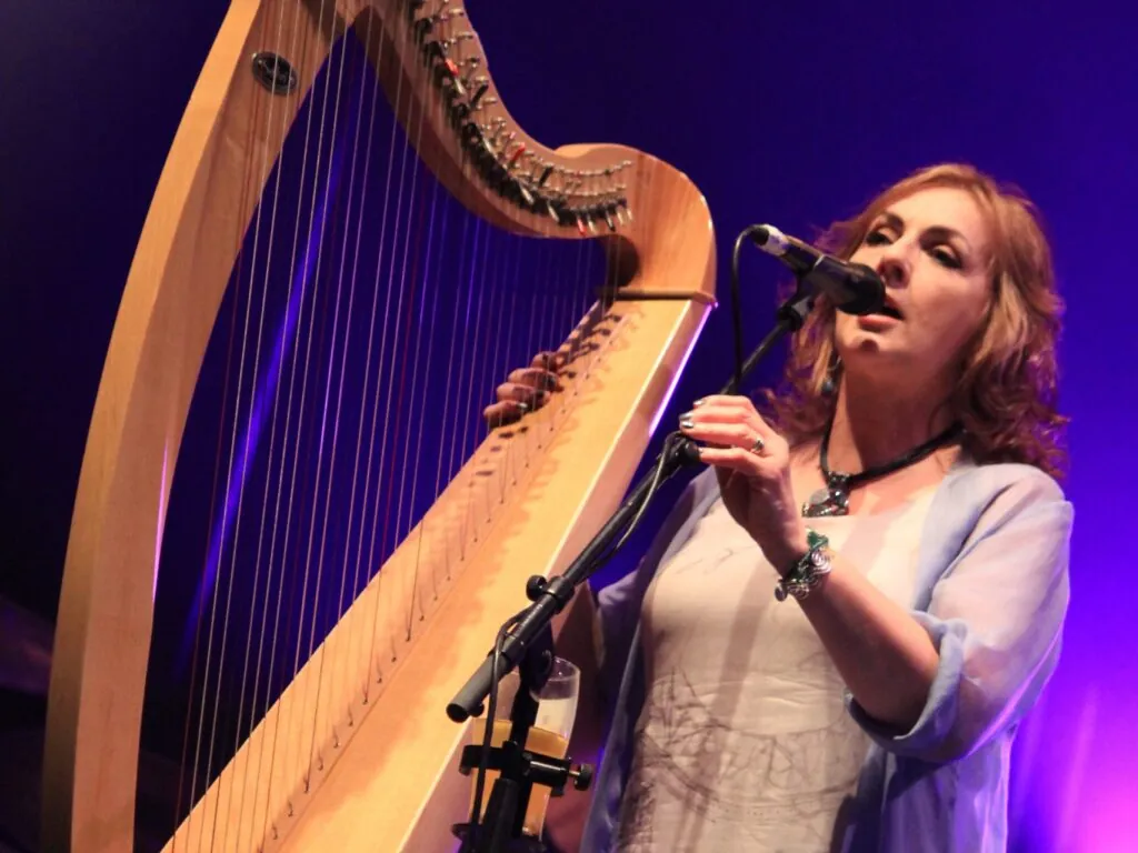 moya brennan scaled