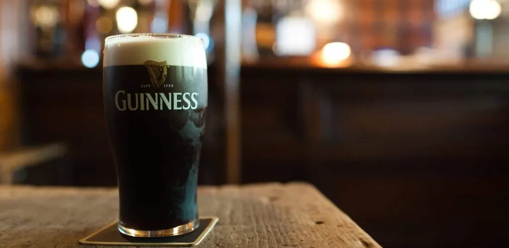 Alerte Job de rêve : Guinness propose un poste de testeur de bière !