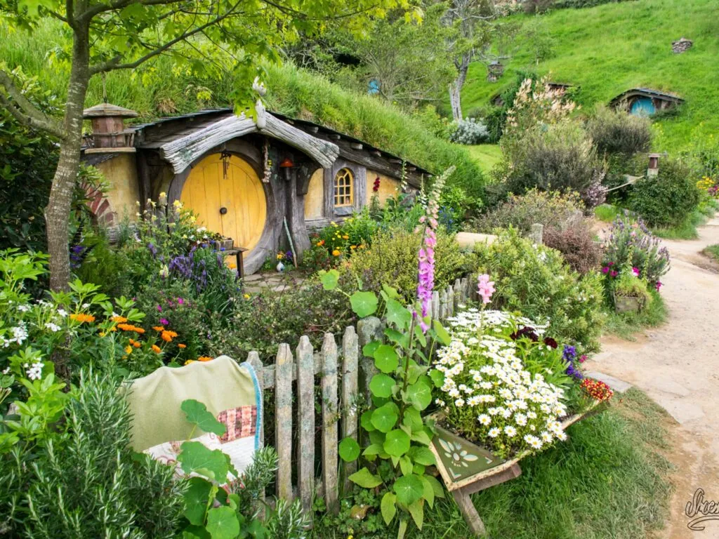 Glenview Gardens & Hobbit House