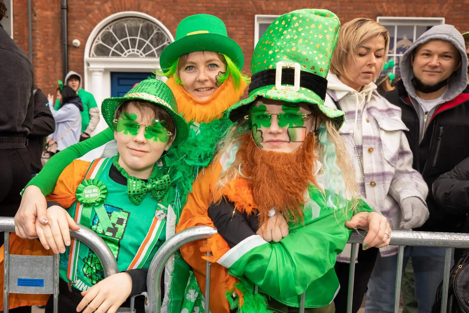 Des gens en vert à la Saint Patrick - ©Allen Kiely - Failte Ireland