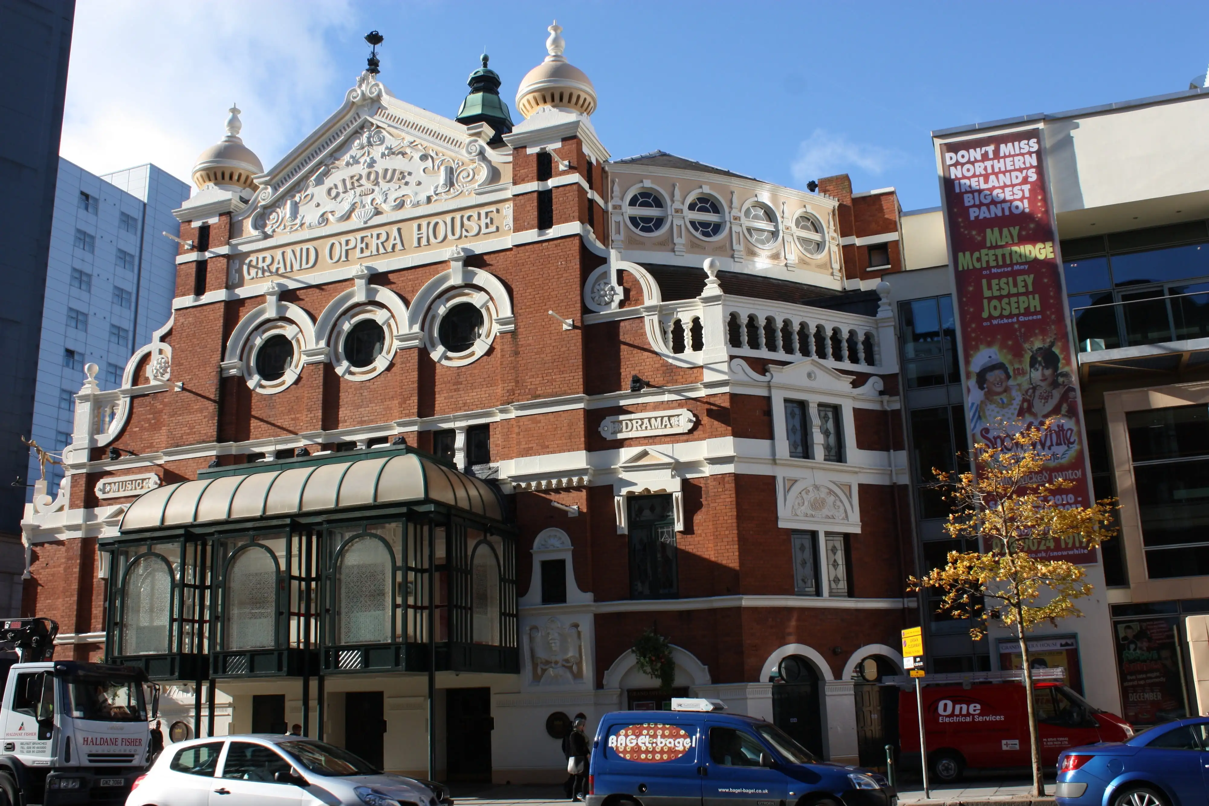Façade du Grand Opera House de Belfast – Ardfern – cc