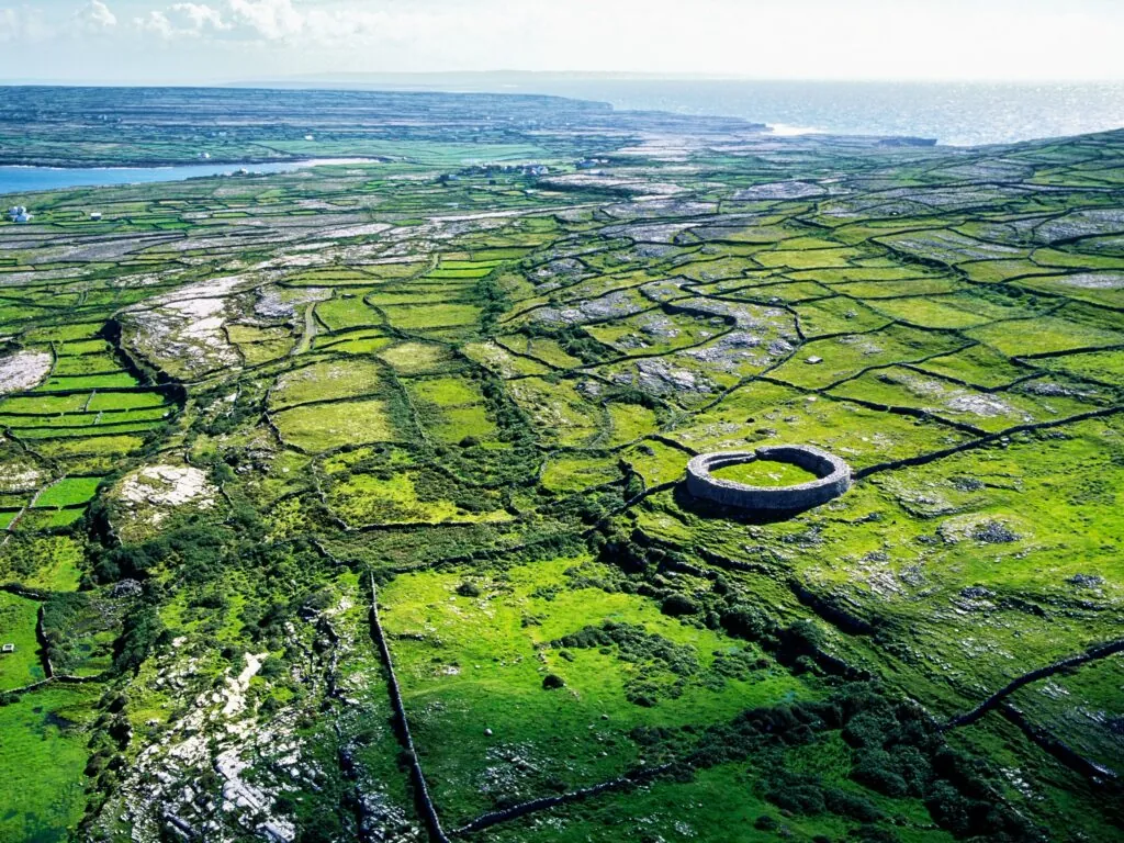 Le Dun Eoghanachta - © David Matthew Lyons