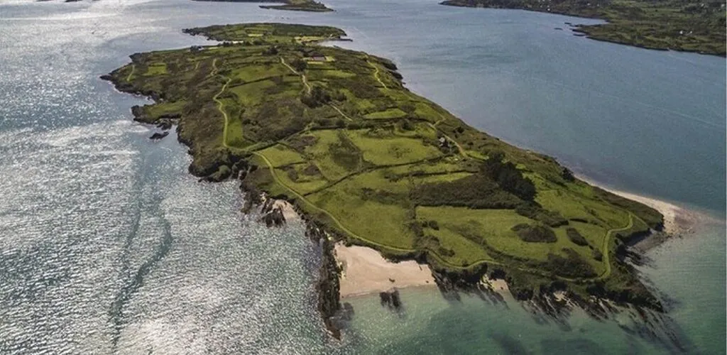 Il s&rsquo;achète une île privée magnifique en Irlande pour 5,5 millions d&rsquo;euros