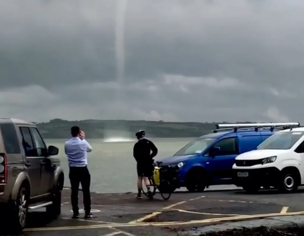 Mini tornade aquatique dans le comté de Kerry
