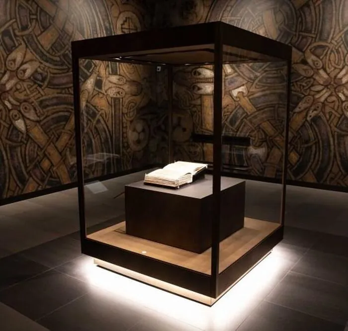 Le Book of Kells dans sa nouvelle vitrine