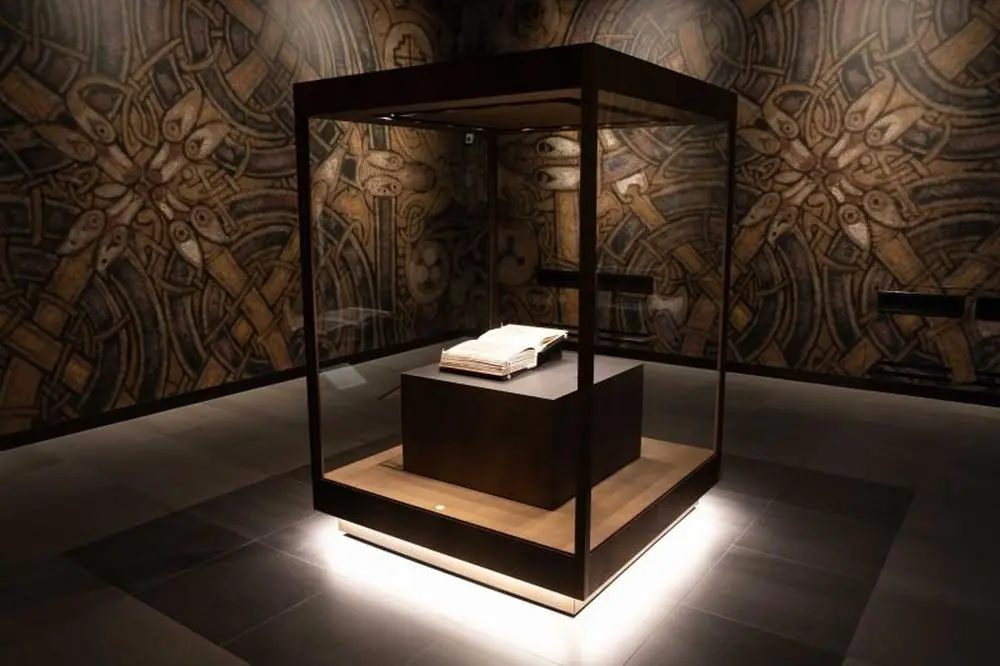 Le Book of Kells dans sa nouvelle vitrine