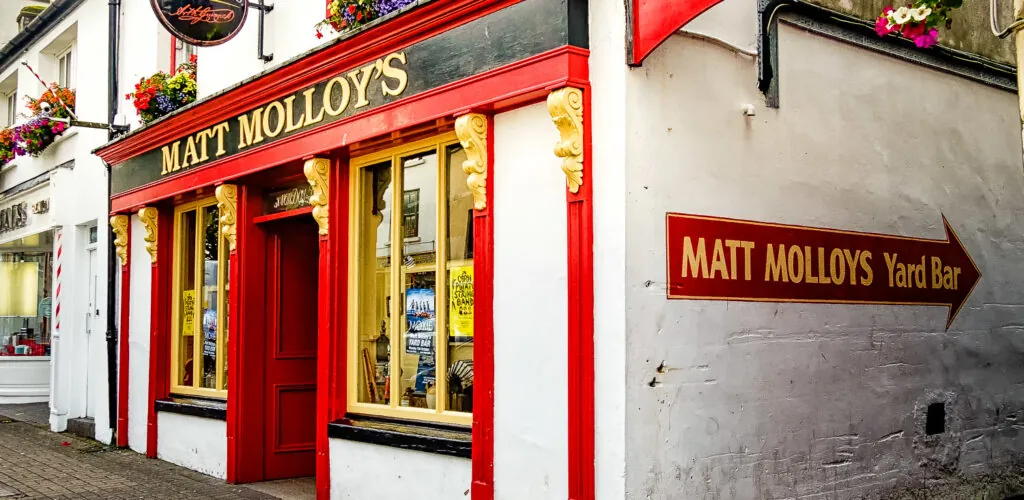 Où trouver les lieux de tournages du film Irish Wish ? 5 Le Matt Molloy's Pub - Pat O'Malley - cc