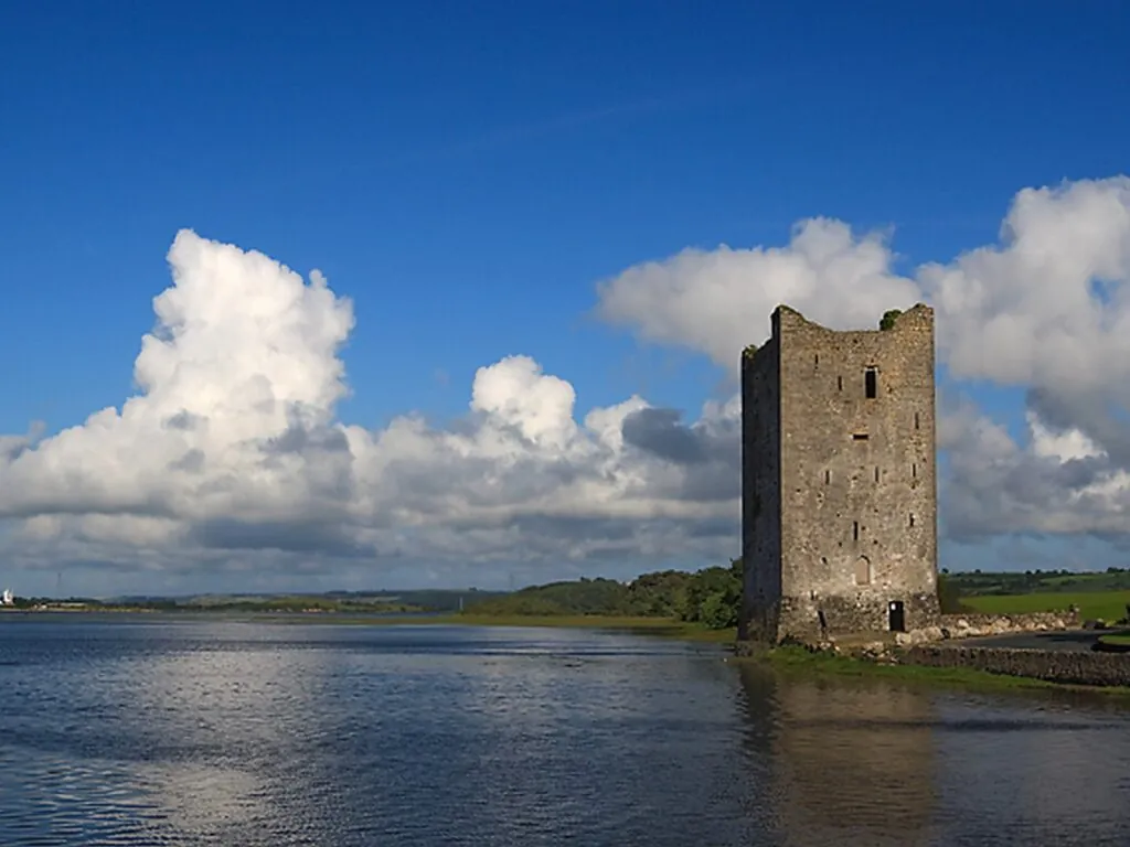 Le Belvelly castle - Mike Searle - cc