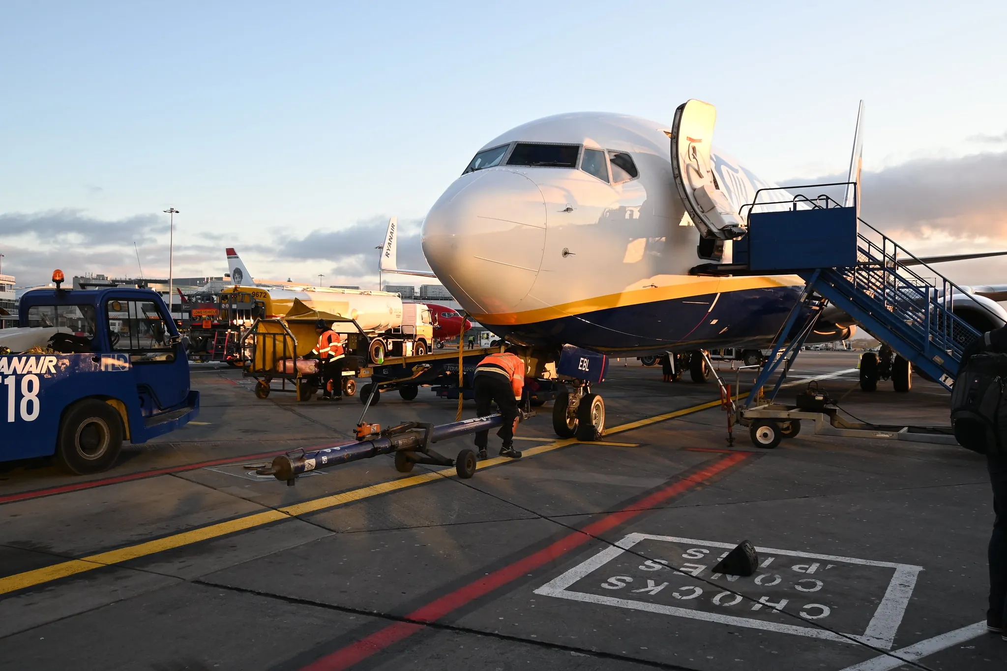 Un avion Ryanair au sein de l'aéroport de Dublin - Simon - cc