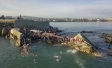 Forty Foot, lors de la baignade glacée de Noël - © Eugene Remizov
