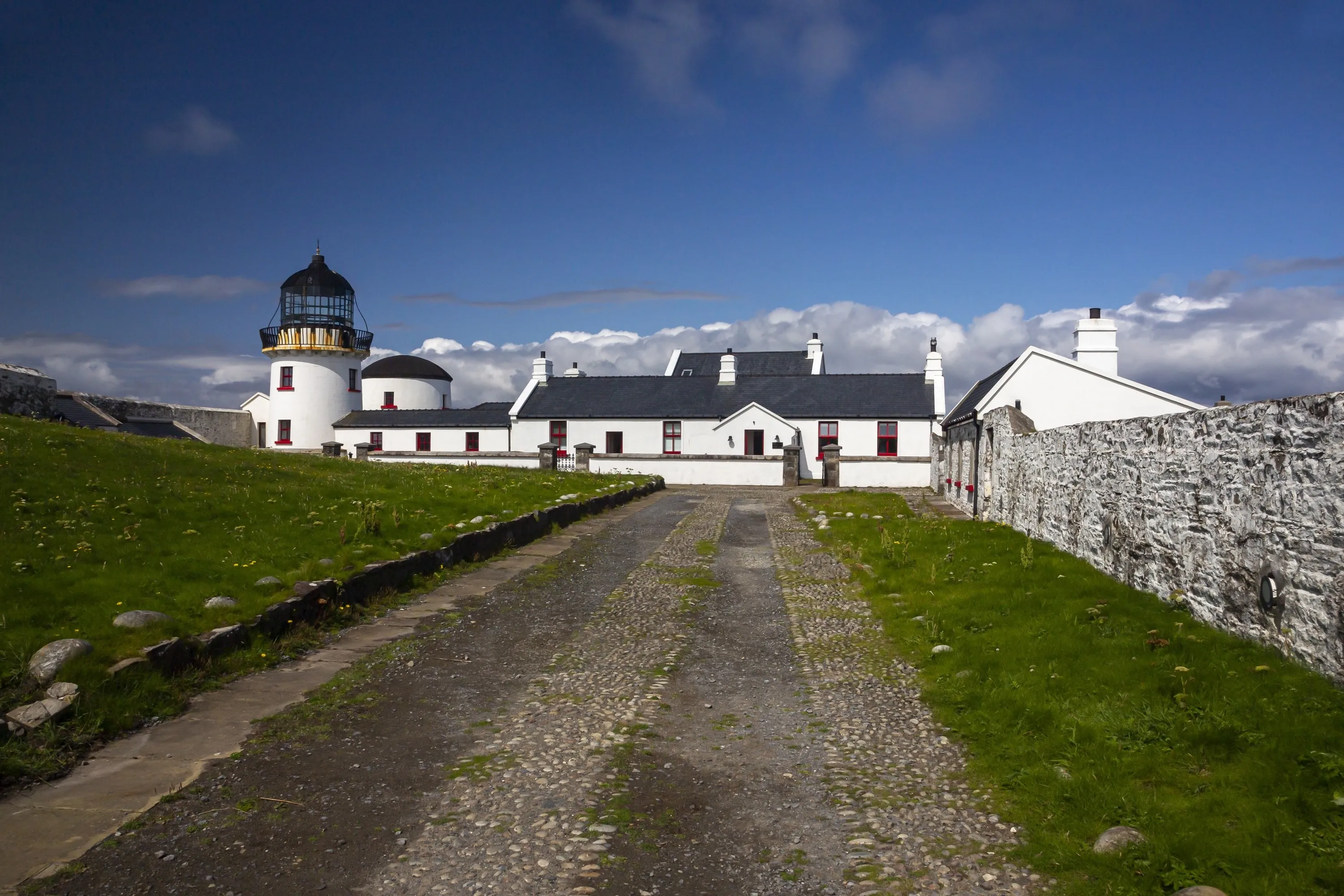 Le Clare Island Lighthouse - © Wirestock