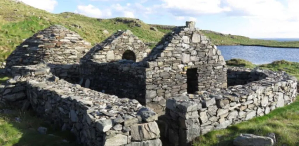 High Island : une île sauvage irlandaise en vente pour 1,25 millions d'euros 1 Monastère du VIIème siècle à High Island - myhome.ie