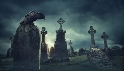 Un cimetière le soir de la Samain - © Elena Schweitzer