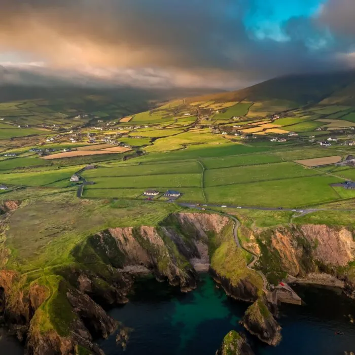 Vue aérienne sur Dunquin - © Cristi