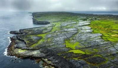 Vue aérienne sur Inishmore - © Viktor Posnov
