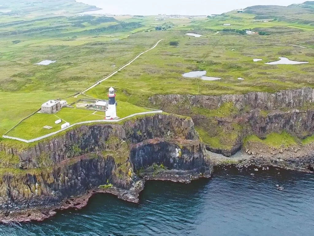 Rathlin Island et son phare est - © peter