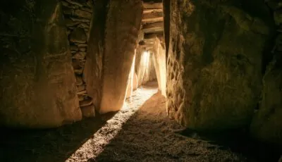 Newgrange lors du solstice d'hiver - Brian Morrison - © Tourism Ireland