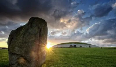 Newgrange - Brian Morrison - © Tourism Ireland