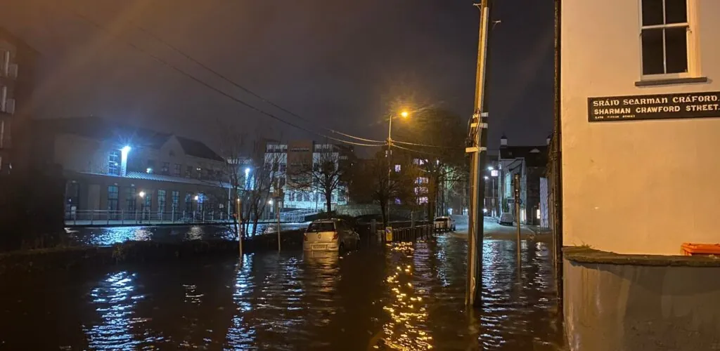Tempête Barra : l&rsquo;Irlande mesure les premiers dégâts