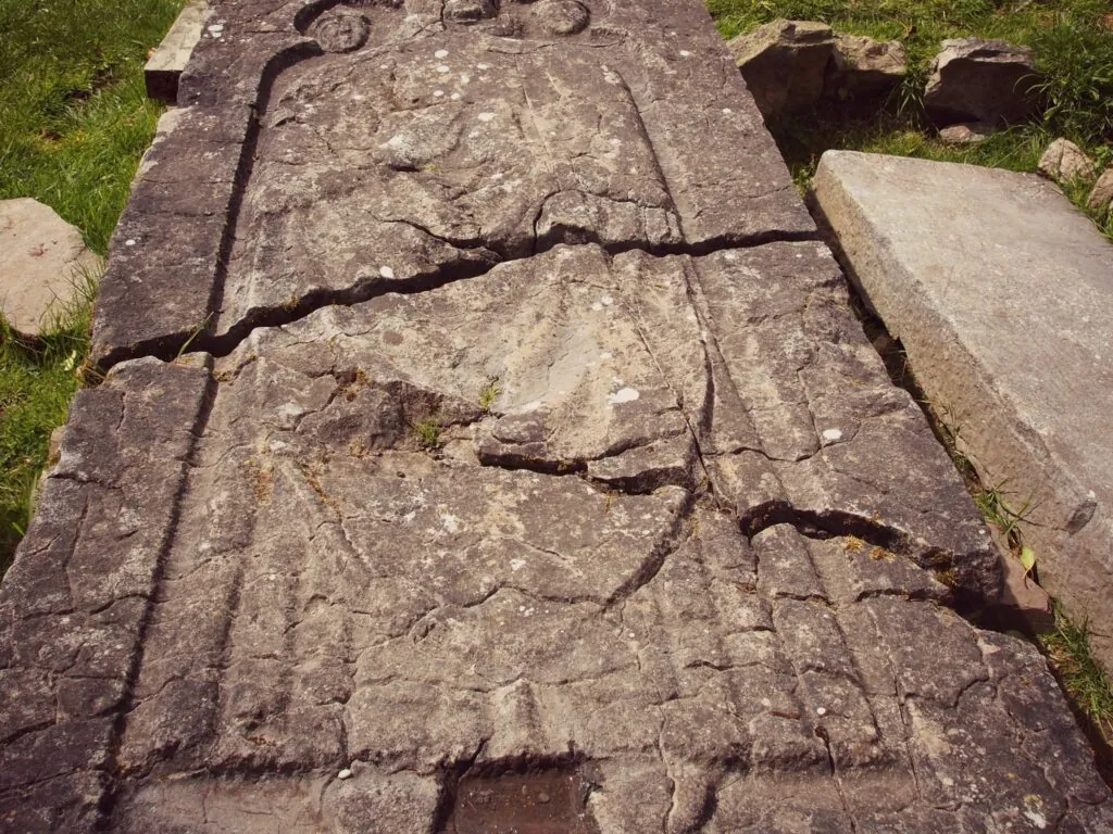 tombe saint nicolas 1