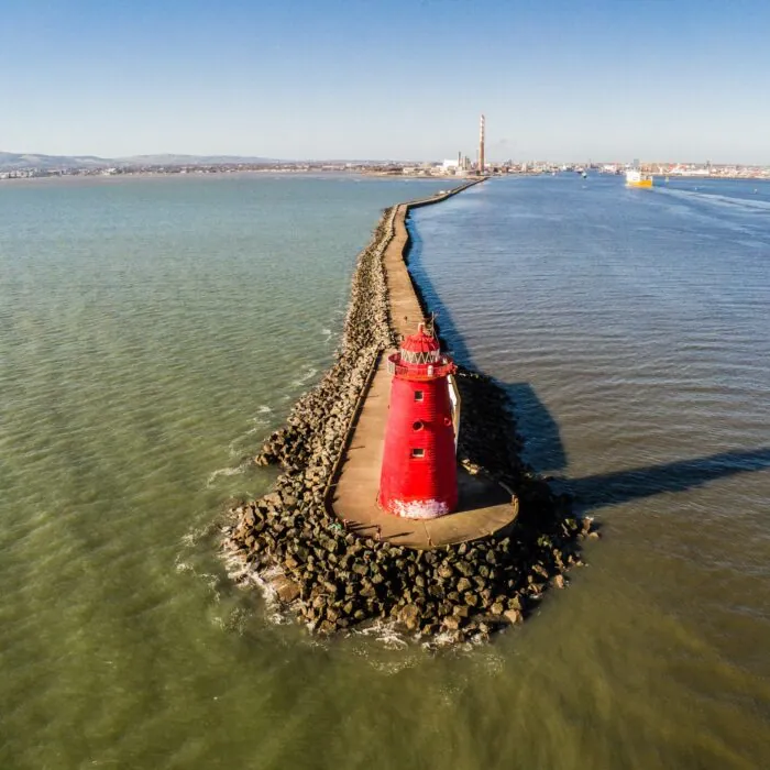 The Great South Wall et le phare de Poolbeg - © Giovanni