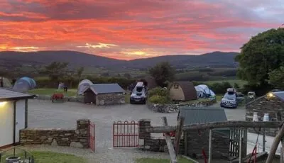 Top of the Rock Pod Páirc & Walking Centre