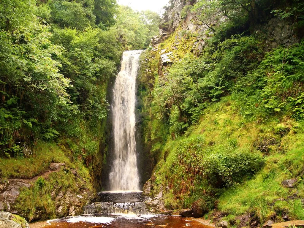 La Glenevin Waterfall - © essicaAkino84