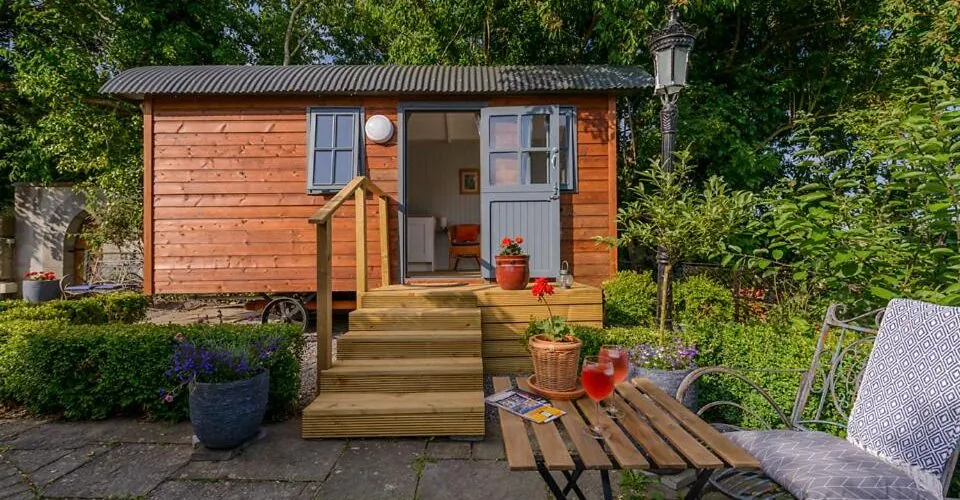 Hawthorn Hut Kilkenny Glamping at Jenkinstown House