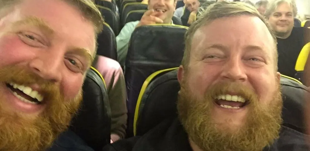 Improbable rencontre de deux étrangers parfaitement identiques à bord d&rsquo;un vol Ryanair !