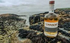 Un whiskey de la Connacht Whisky Distillery
