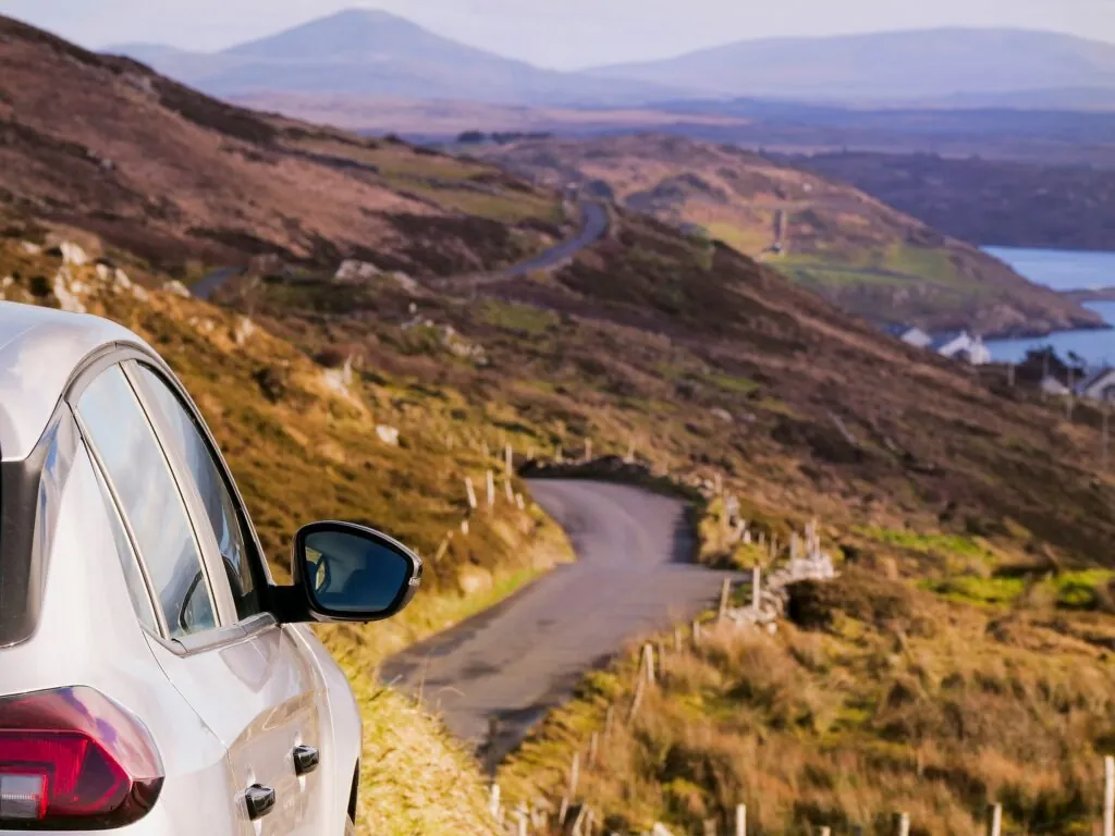 Une voiture en Irlande - © mark_gusev