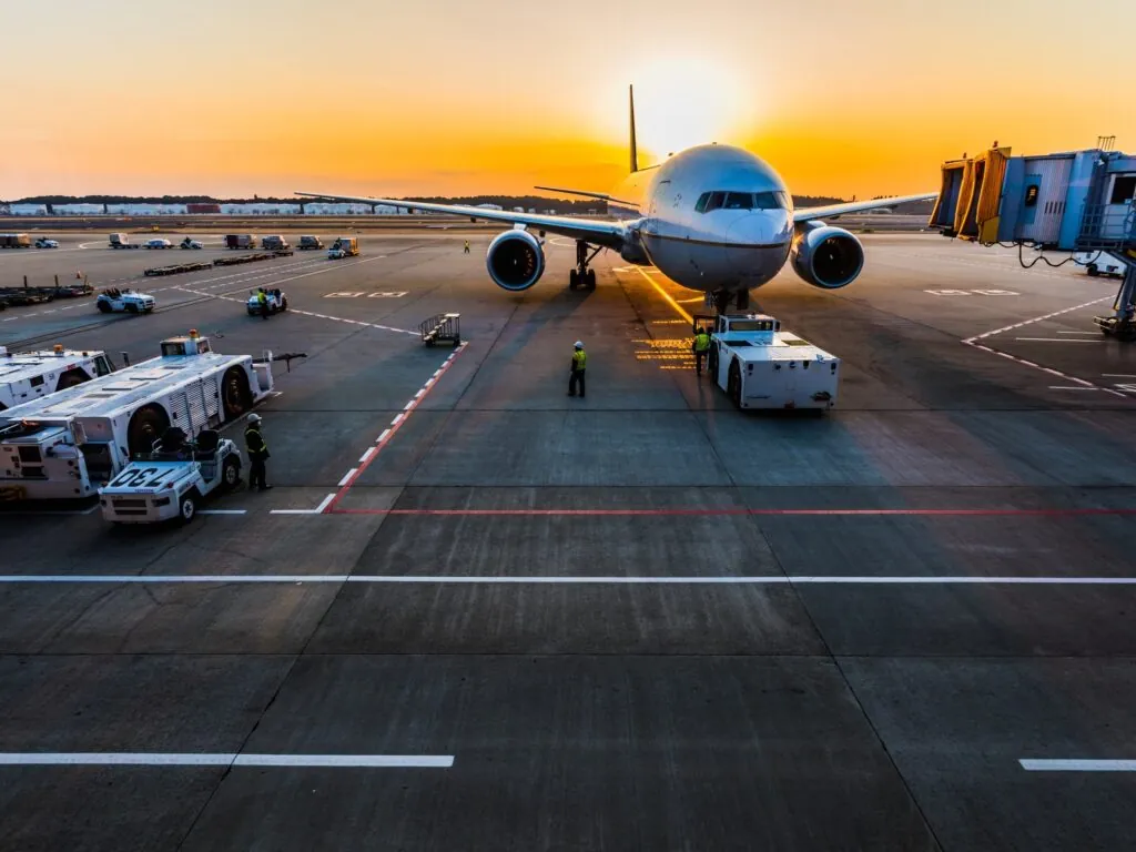 Un avion en Irlande - Photo by VOO QQQ - Unsplash