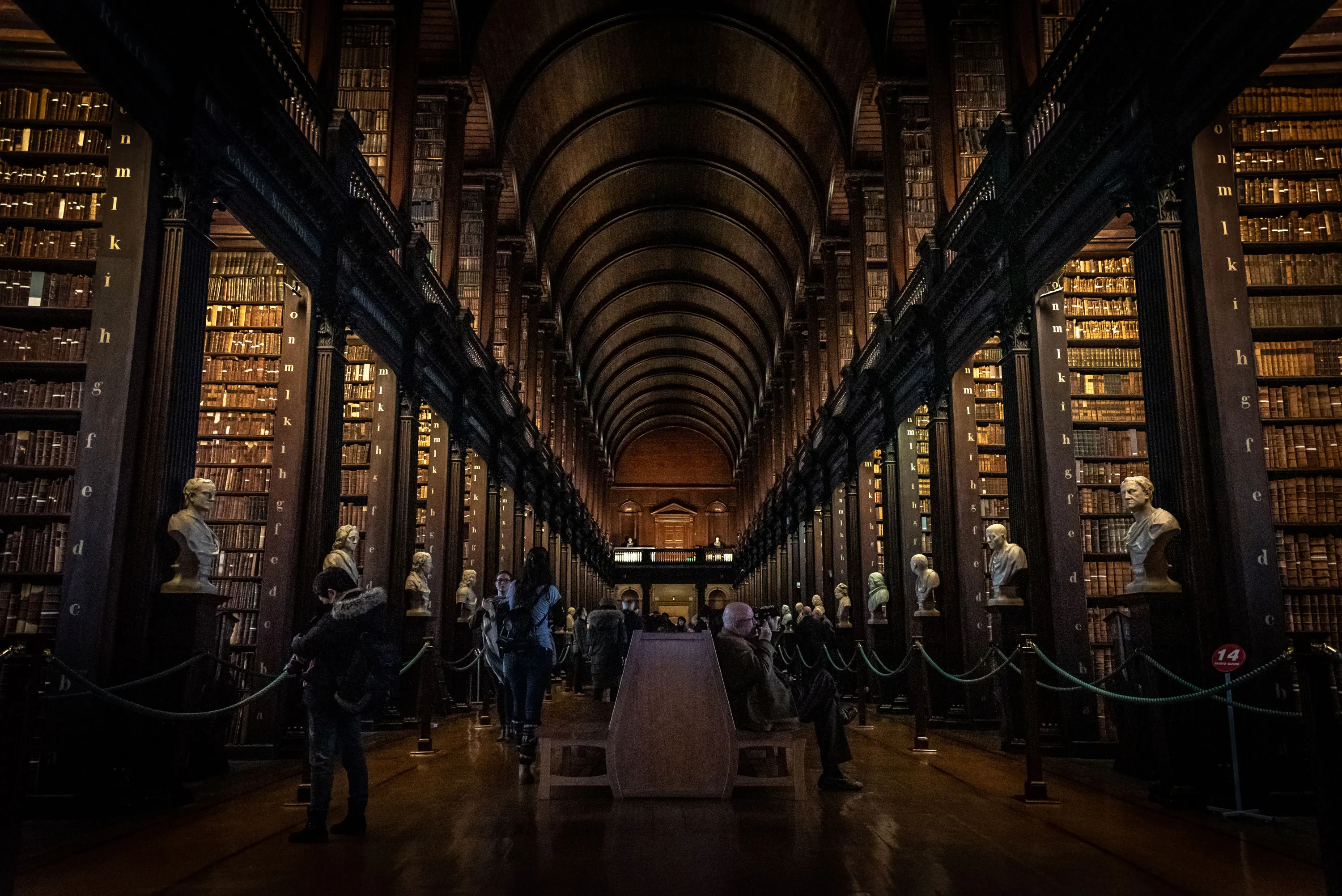 La Vieille bibliothèque de Trinity College à Dublin - © Andres Conema