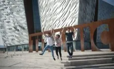 De Dublin : Chaussée de Géants, Dark Hedges, Titanic Belfast