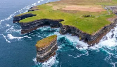 Le Dun Briste 2 Vue sur Downpatrick Head et le Dun Briste - © Cristi