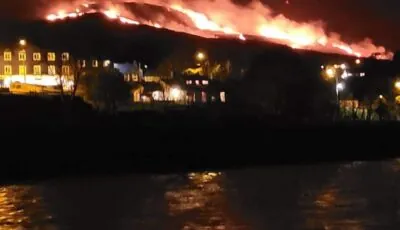 Mount Gabriel en flamme, près de Schull - Gavin O Callaghan - @gavinocal - TWITTER