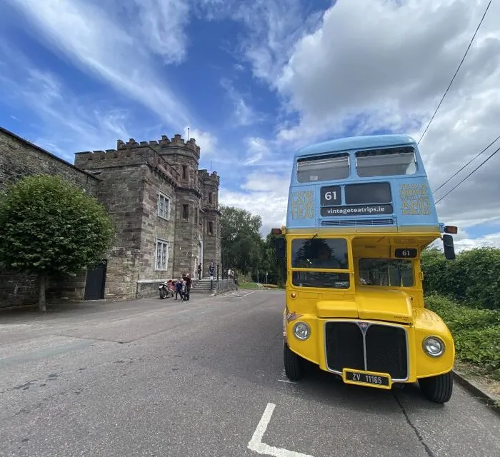 Cork : Voyage en bus vintage avec thé de l'après-midi