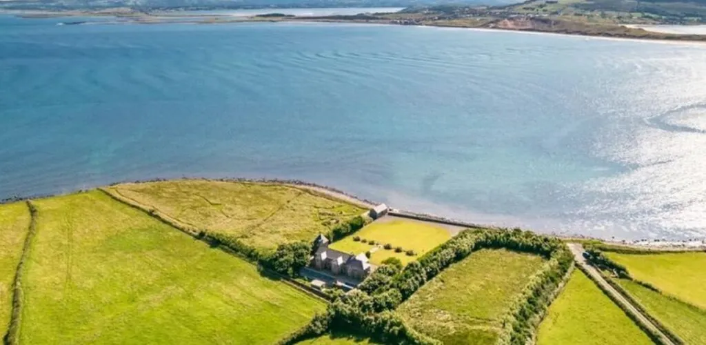 Irlande – L&rsquo;ancien poste de garde-côtes de Dromard en vente pour 1,75 millions d&rsquo;euros !
