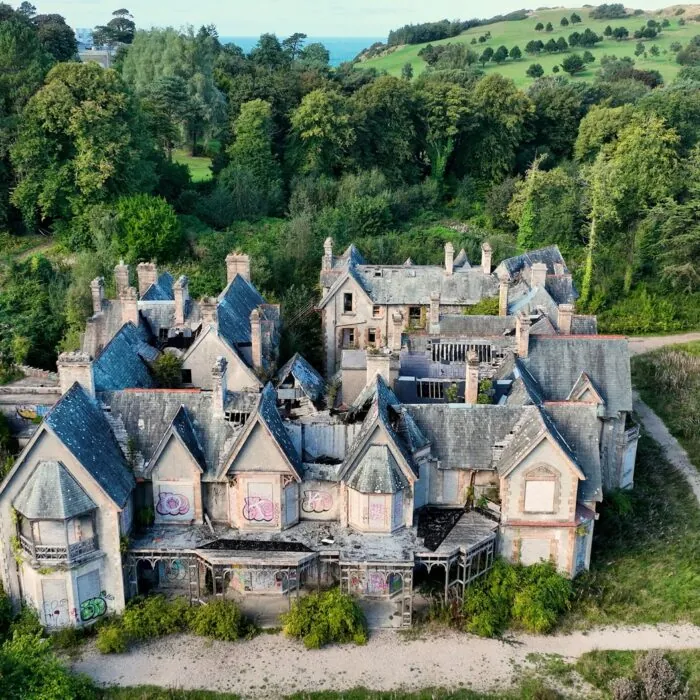 Cairndhu House - © peter