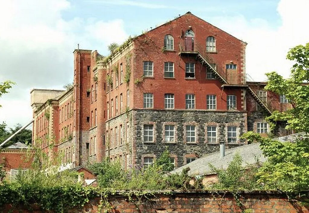 Hilden Mill - Albert Bridge - cc