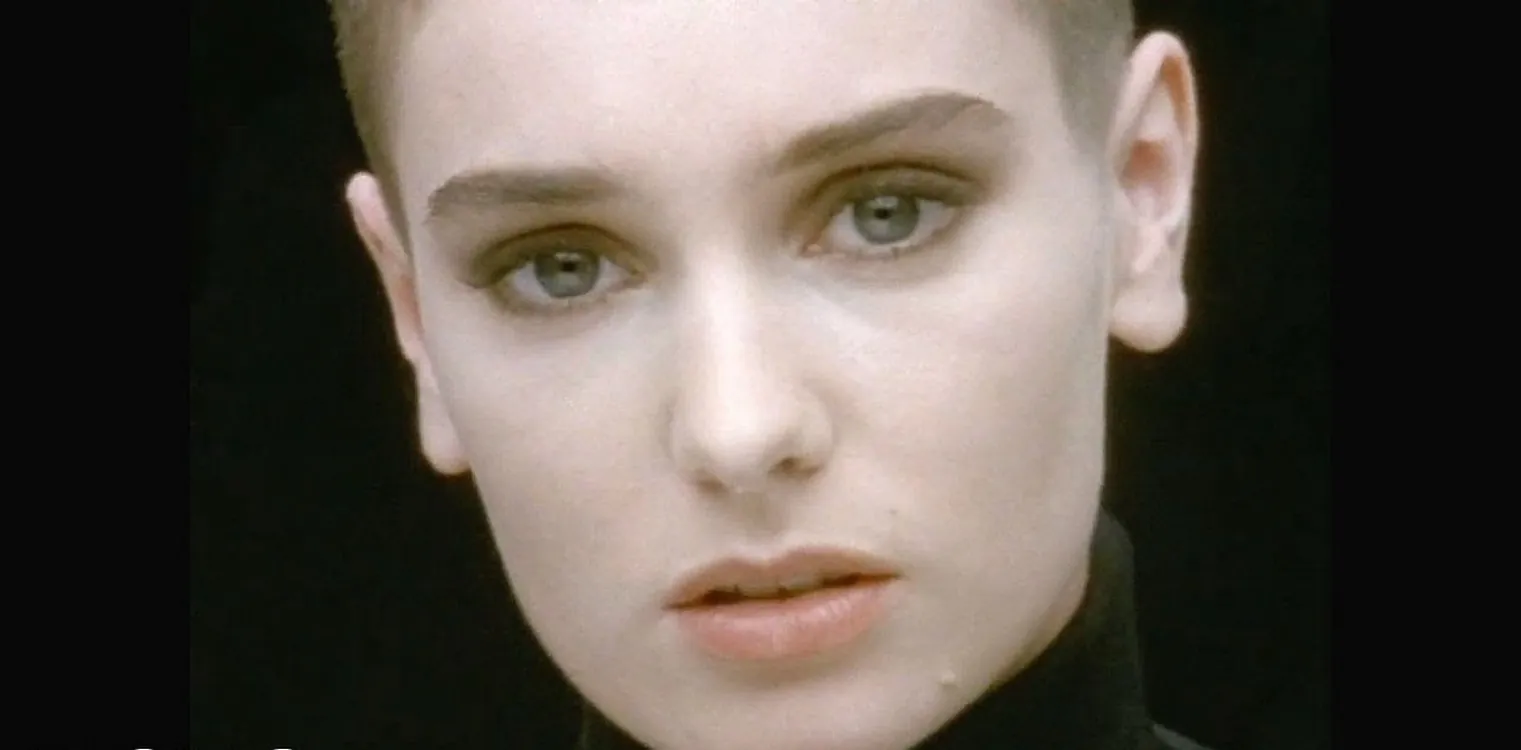Sinéad O'Connor dans le clip "Nothing Compares 2 U"