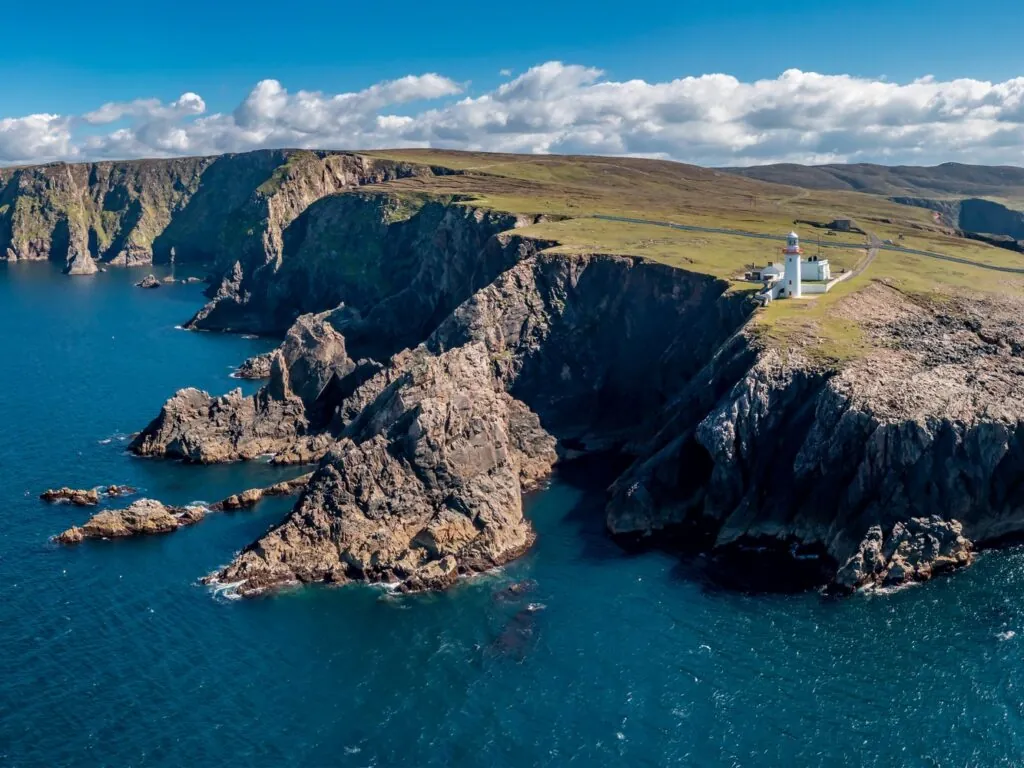 Le Arranmore Island Lighthouse - © Lukassek
