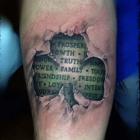 Les tatouages irlandais : les idées les plus inspirantes 3 Un tatouage en 3D de trèfle irlandais