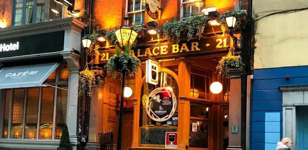 Dublin : l&rsquo;irish pub « The Palace Bar » célèbre ses 200 ans d&rsquo;existence !