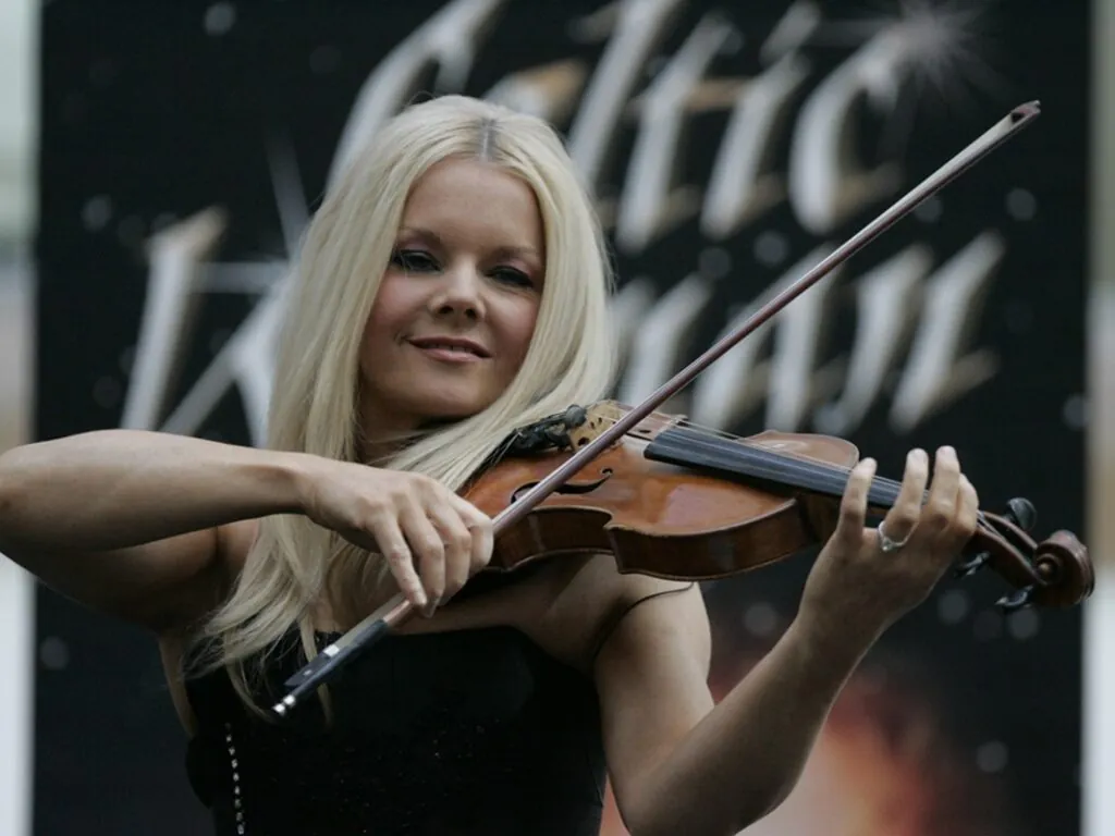 Máiréad Nesbitt - Eva Rinaldi - cc