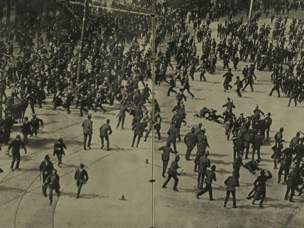 Le Bloody Sunday de 1913